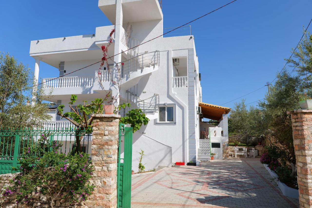 Vila Unique Aparthotel Ksamil Exterior photo